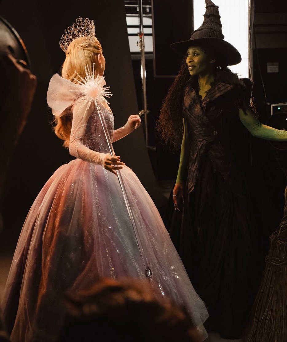 Ariana Grande Arabia tweet media