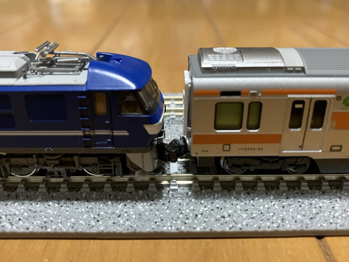 NGAUGE0611's tweet photo. KATOの中央グリーン整備完了。
　プチ改造して甲種輸送セットになりました✨
#中央線
#KATO
#鉄道模型
#Nゲージ https://t.co/fbZAZG7p9E