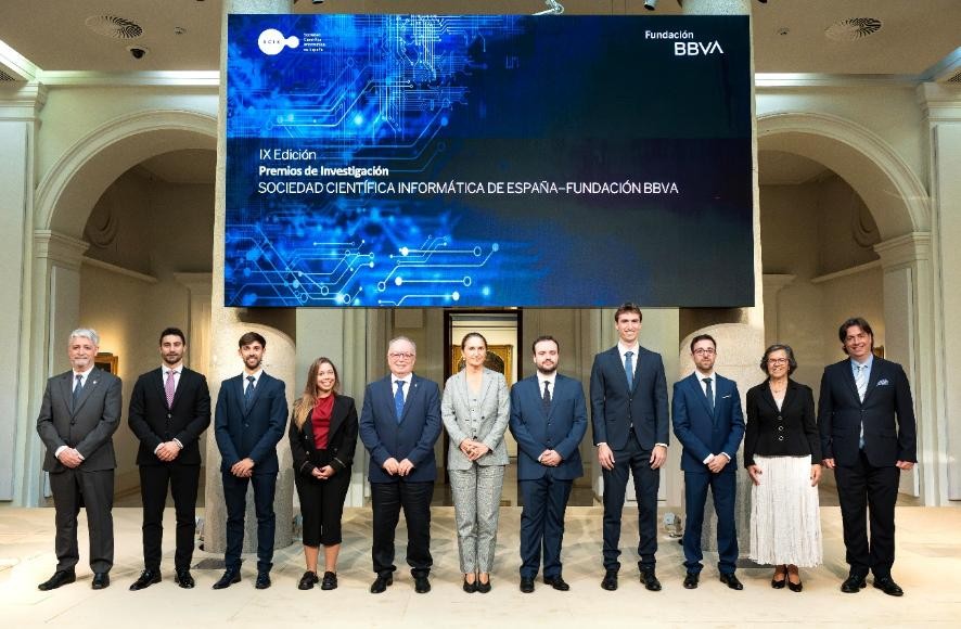 La spin-off de la <a href="/uc3m/">UC3M</a> <a href="/inrobics/">Inrobics</a> gana el “Premio Ángela Ruiz Robles” 🏆 de los Premios Nacionales de Informática💻
👉Por su aplicación pionera de las nuevas tecnologías al cuidado y la rehabilitación de pacientes.

🏥🏥🏥

🔗Léenos: tinyurl.com/37p9szue