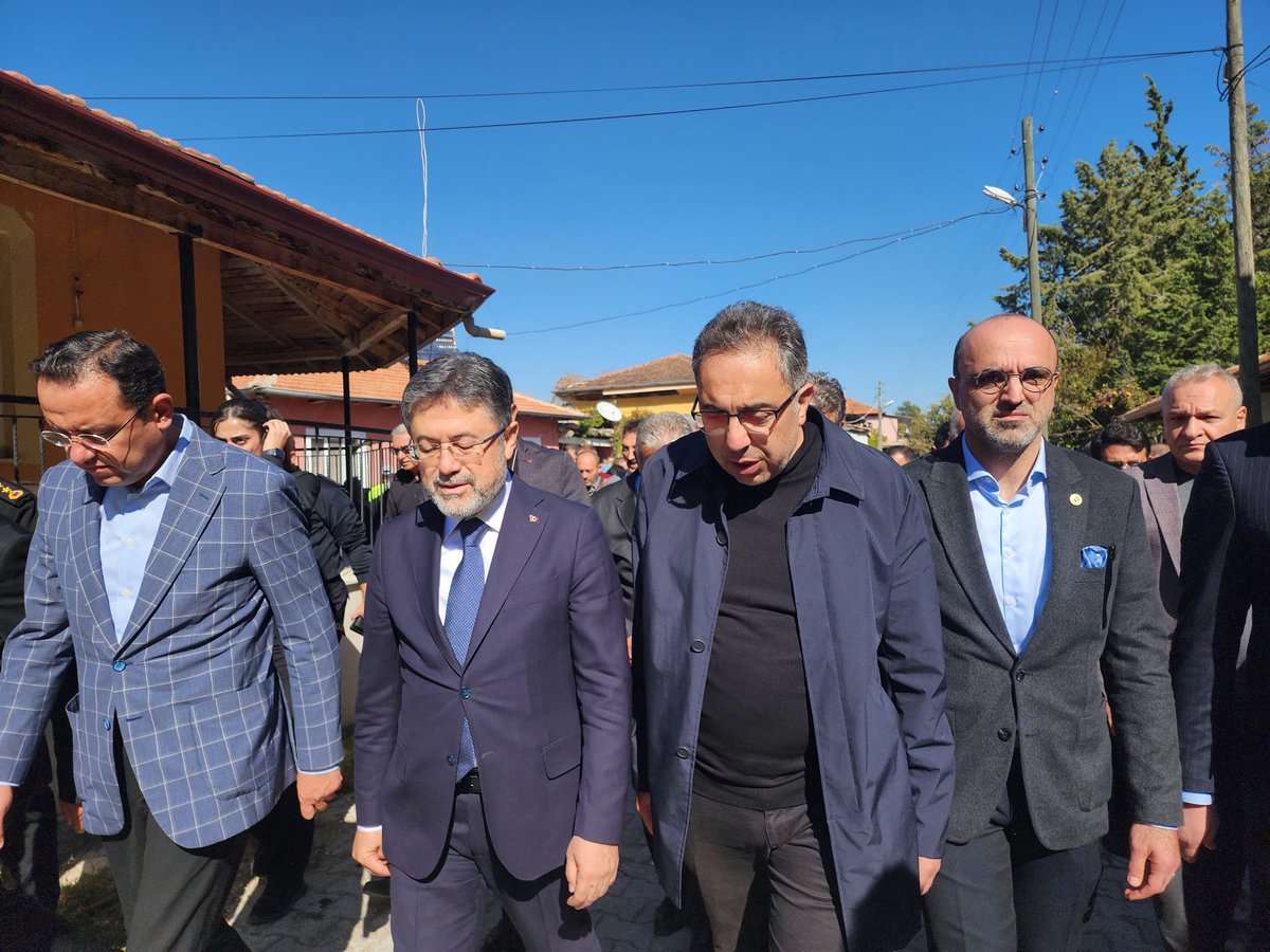 📍 Düğer Köyü/Burdur

İlimize gelen Tarım ve Orman Bakanımız Sayın İbrahim Yumaklı ile birlikte Bakan Yardımcımız Ahmet Gümen’in kıymetli annesi merhume Şengül Özkan’iın cenaze namazına iştirak ettik.

Merhumeye Allah’tan rahmet, ailesine sabır ve başsağlığı diliyoruz.