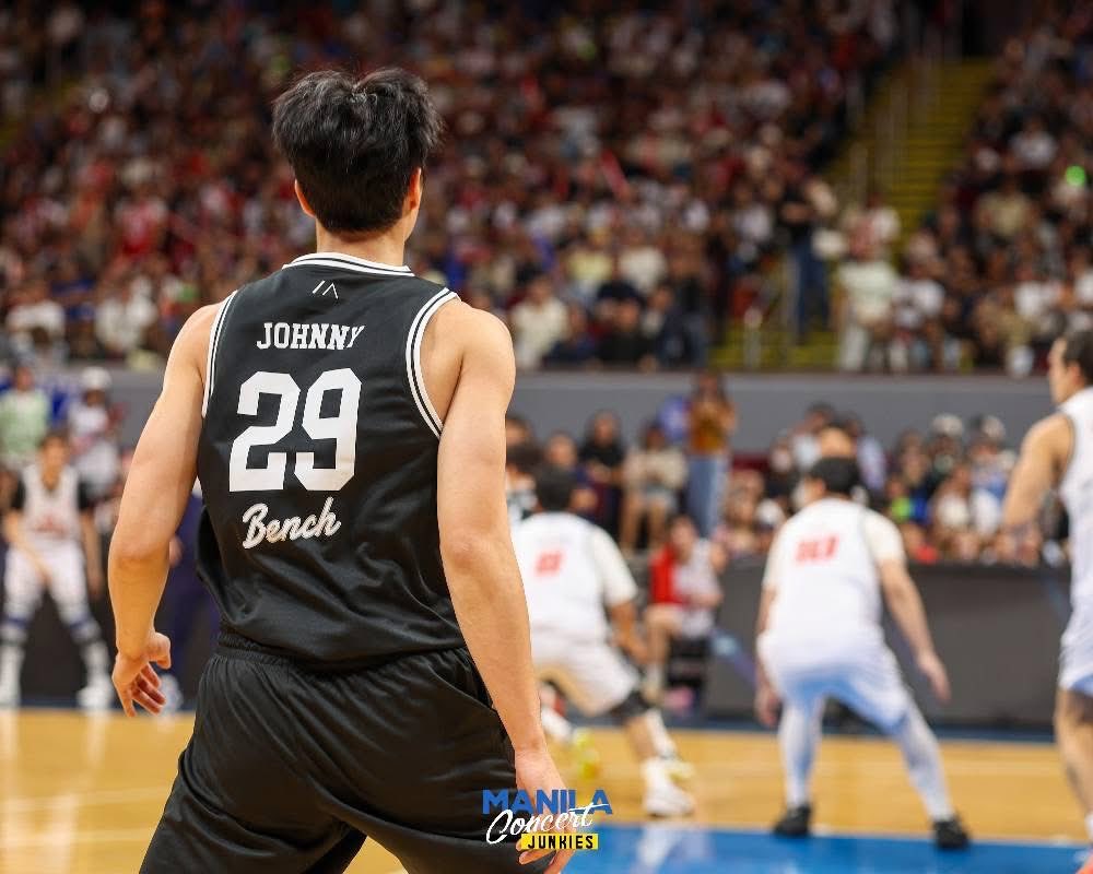 iseekdaylight's tweet image. My friend was apparently a courtside photographer last night and I love his pics of Johnny (I just love Johnny ok)

#JOHNNY #DunkItJohnnySuh #BenchShootofAsia