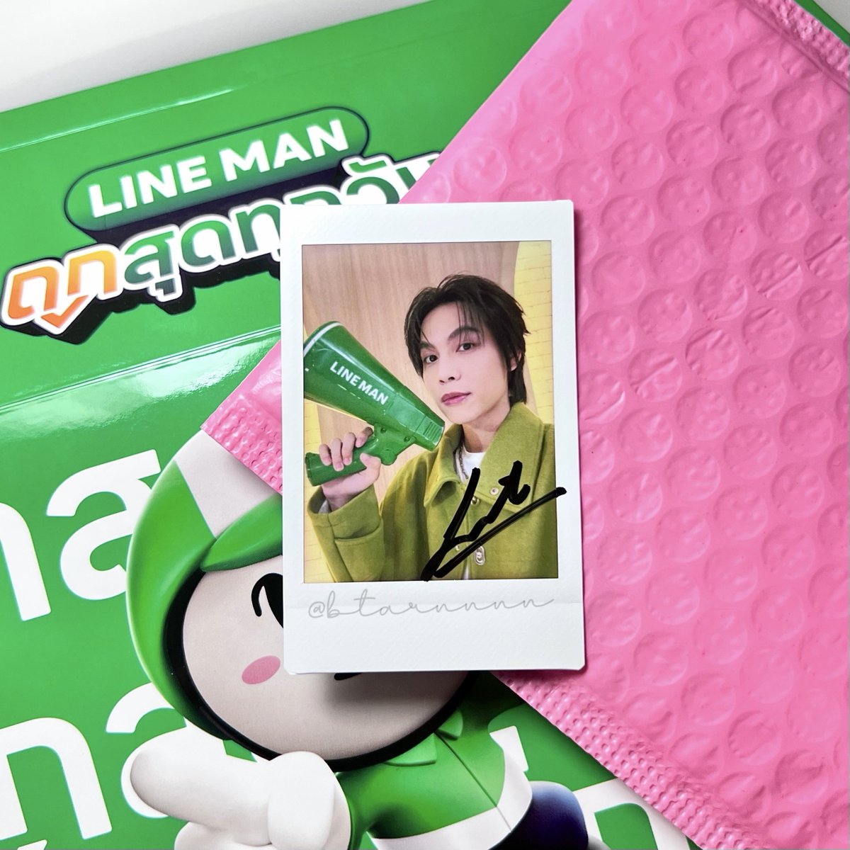 btarnnnn's tweet photo. polaroid — #LINEMANxFirst

คือได้รูปพี่สุดหล่ออ่ะ วันงานไลฟ์พี่เค้าหล่อมากจริงแบบจริงๆ 😖🤧💚
 
FIRST LIVE LINE MAN 
( #Firstkanaphan ; @Firstkpp ) https://t.co/GLfXt4V7CH