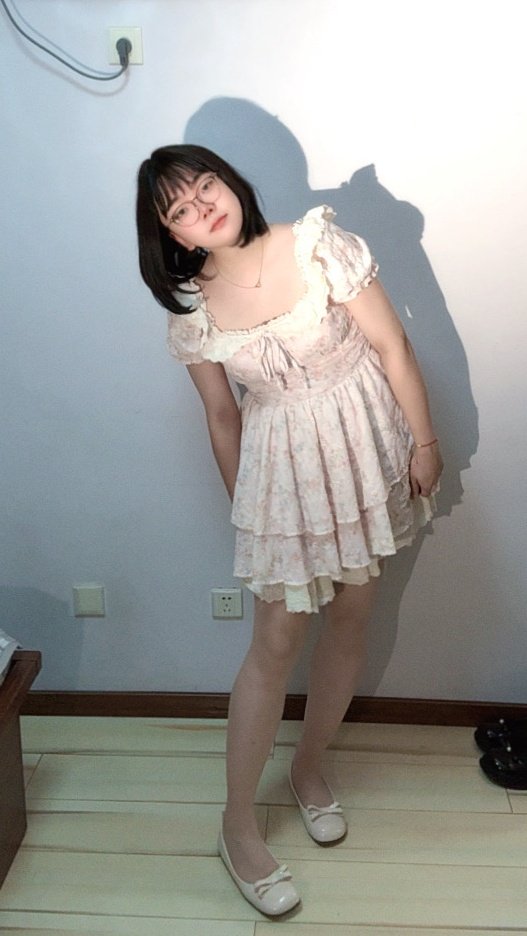 #可爱的男孩子 #男娘 想学跳舞，发现难以驯服四肢☹️