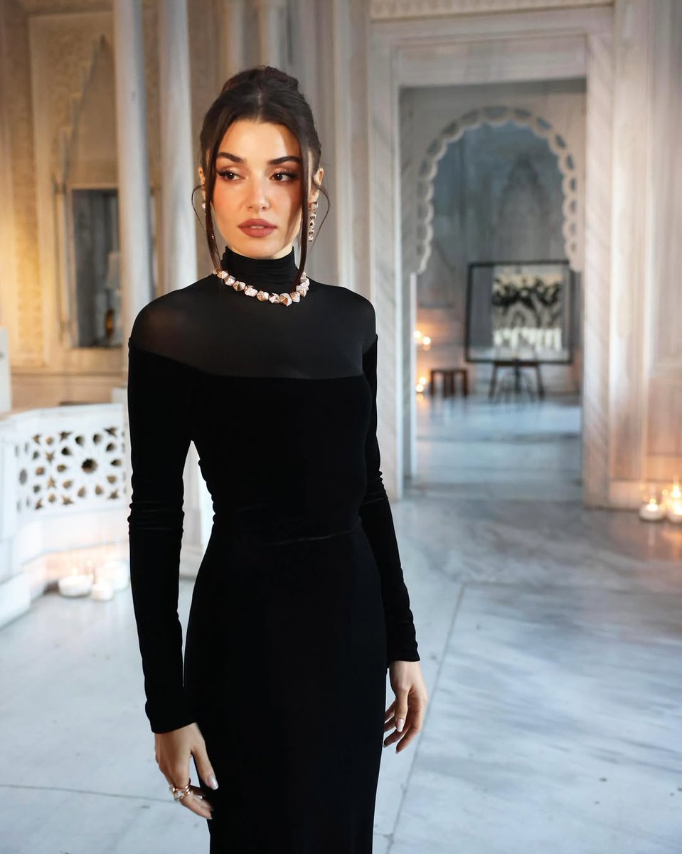 Rotap's tweet image. Pomellato Elçisi Hande Erçel, Pomellato CEO’su Sabina Belli ve Rotap ev sahipliğinde düzenlenen gecede, Türk dokuma gelenekleri ve İtalyan kuyumculuk ustalığını onurlandırdık.@pomellato @handemiyy @sabinabli @cpkempinski  #Pomellato #IconicaCollection #TheArtOfIconicCraftsmanship