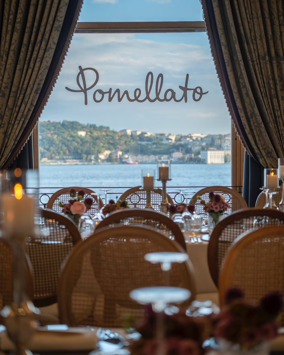Rotap's tweet image. Pomellato Elçisi Hande Erçel, Pomellato CEO’su Sabina Belli ve Rotap ev sahipliğinde düzenlenen gecede, Türk dokuma gelenekleri ve İtalyan kuyumculuk ustalığını onurlandırdık.@pomellato @handemiyy @sabinabli @cpkempinski  #Pomellato #IconicaCollection #TheArtOfIconicCraftsmanship