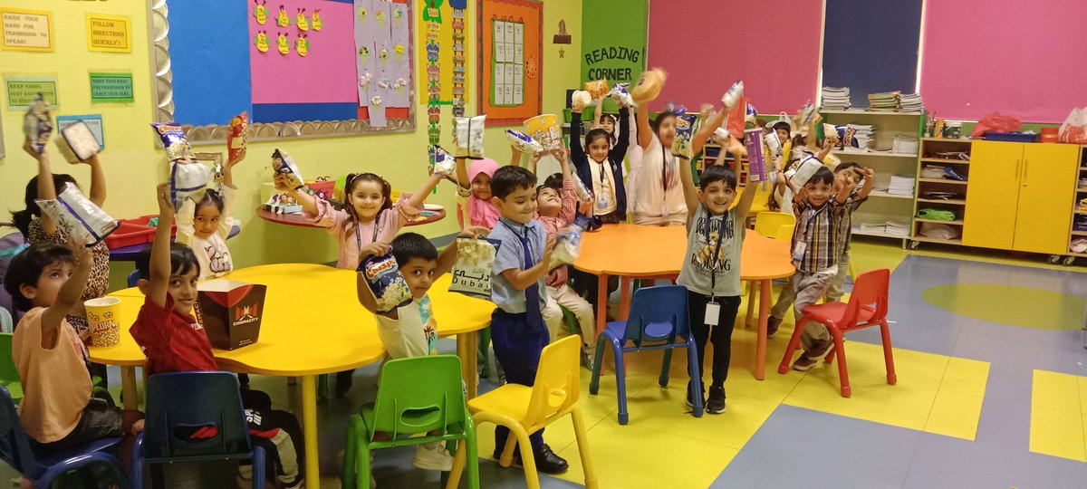 PamirSharjah's tweet image. 🎬✨ Movie &amp;amp; Popcorn Day – KG Section | 9-10-2025 ✨🍿

Our little Pamirians from the Kindergarten Section had a cozy and fun-filled Movie &amp;amp; Popcorn Day! 🎥💖

#PamirPride #MovieDay #PopcornFun #KindergartenJoy #HappyHearts #SchoolSmiles
