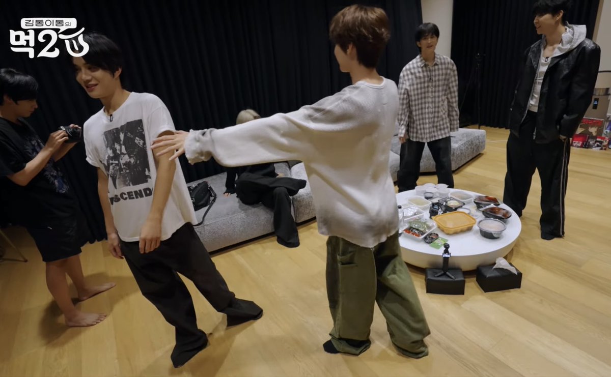 jwoosworld's tweet photo. ilichil’s FaSHioN 😭 https://t.co/fFnW1QR1lO