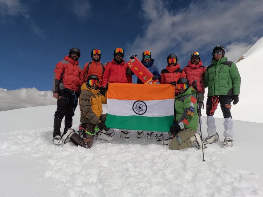 Sana_Kaif1's tweet photo. 12th Bn J&K Rifles team conquers Mt Mukut East (7,045m) 🏔️💪 Trained climbers showcased skill & teamwork, completing a successful expedition. Salute to their spirit and dedication!
#Mountaineering #JandKRifles #JKEmployees #GovtAction #MeritMatters #MedicalEducation #Kashmir #DelhiKaBhavyaChhath #PEDDIArrivesIn150Days #ShreyasIyer #ChhathPoojaWithNDA #ElectionCommission #BIRC2025 #Juventus #HrithikRoshan #JinxSPUR #AlwaysWithOT9 #Abhinoor #Kashmir #Horticulture #FarmersFirst
@WIONews
@JavedBeigh
@FatimaDar_jk
@GreaterKashmir
@JandKTourism
@RisingKashmir
@KashmirLife