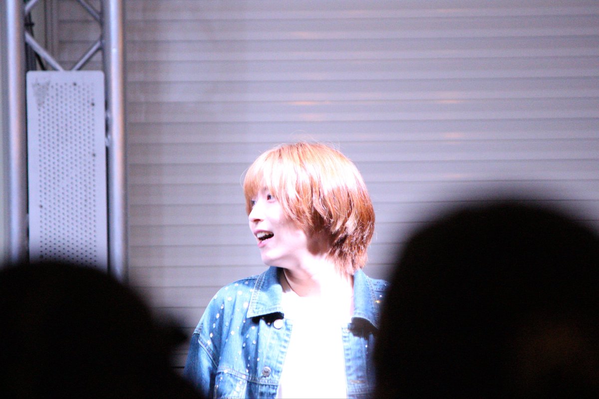 haru_1115__'s tweet image. カメラの設定ミスってありえないくらい光放ってる()UNiFYのみなさん🤟🏻
#UNiFY