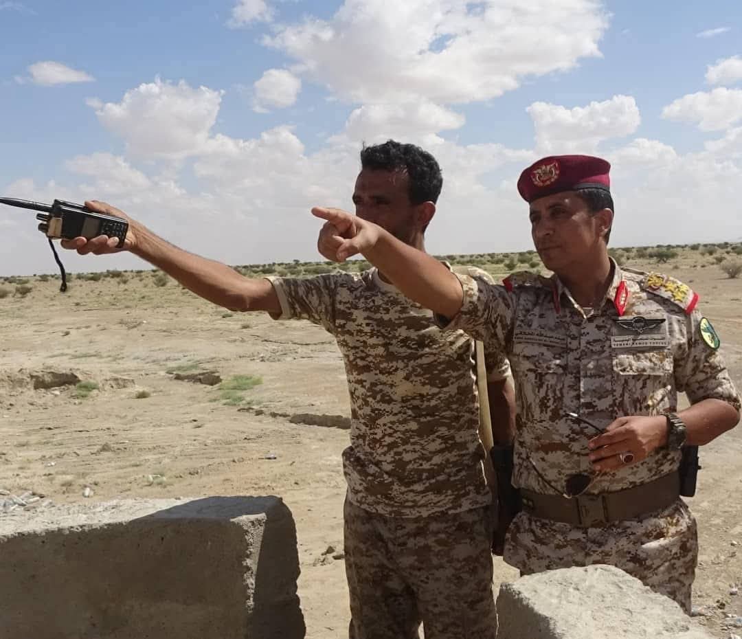 #عاجل  
إصابة قائد اللواء 22 مشاة العميد الركن عبده عبدالله المخلافي إثر محاولة اغتـ ـيال غادرة استهدفته في خط الرويك بمحافظة مأرب فيما استشهد أحد مرافقيه