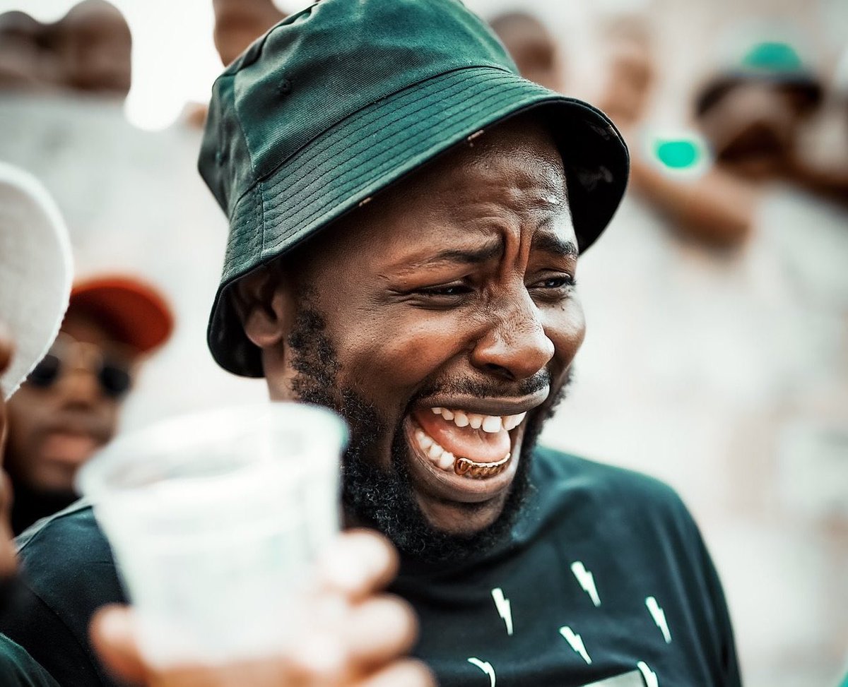 Phoenix Sire tweet media