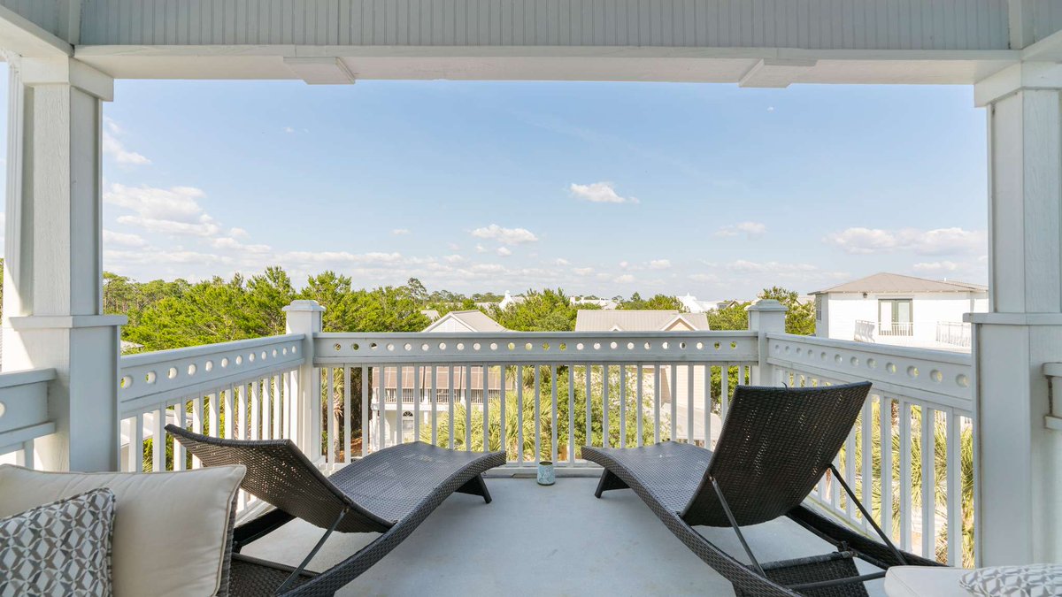 Dreaming of a staycation? Sea Blessings in Seacrest Beach has it all: panoramic views, sun-soaked rooms, a fire pit, and 30A just minutes away! Book your stay 👉 loom.ly/wGCzcCw

#myscenicstays #seacrestbeach #scenic30a