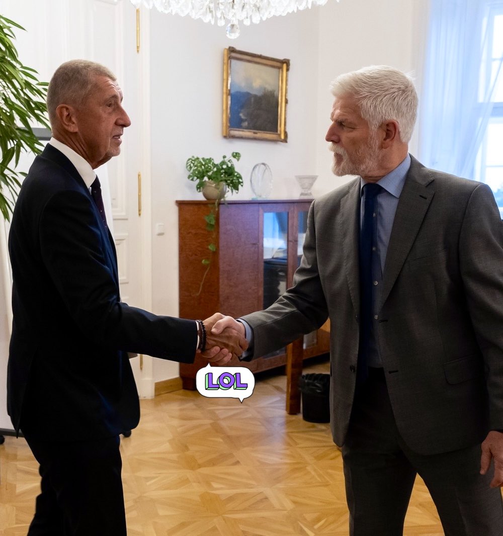 Luboš Klinka (@lklinka) on Twitter photo Jáj pusť mňa. To bolí 😂😂🤣 Jáj pusť mňa. To bolí 😂😂🤣