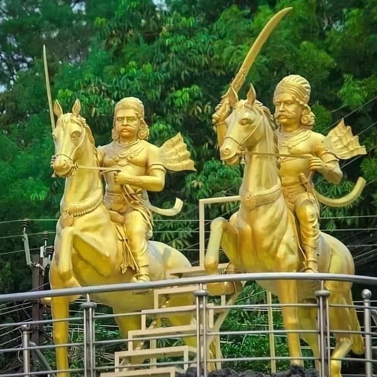 எங்கள் குலம் காக்கும் எல்லைச்சாமிகள் 🚩 

#மருது_பாண்டியர் 🙏