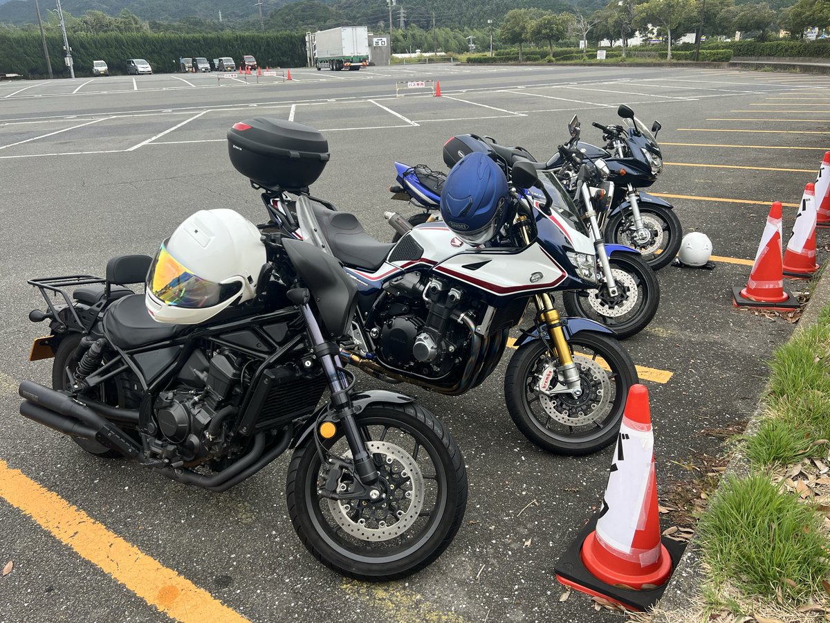 102Kg4's tweet photo. ２日連続ツーリング🎵
１日目丹波篠山。
２日目三重県。 https://t.co/NUN7VSZHTC