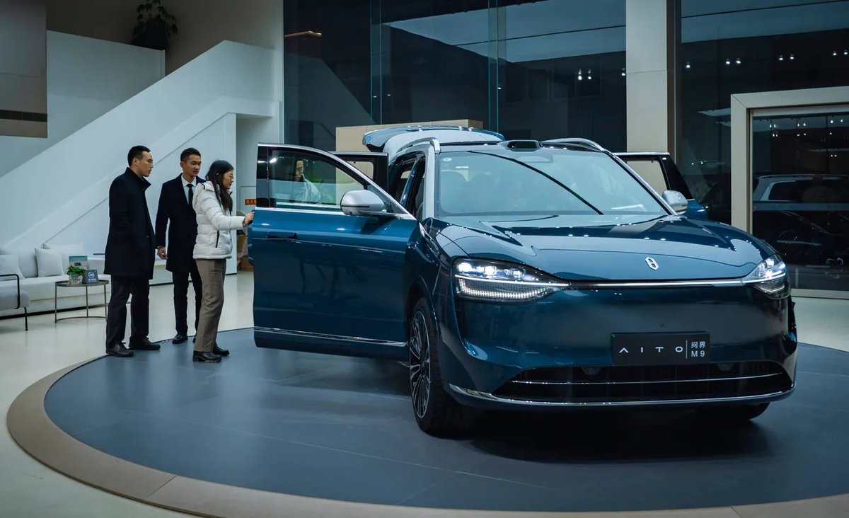 electricfelix's tweet photo. manager magazin: Mr. Källenius, when was the last time you drove an Aito?
Ola Källenius: I regularly test competition vehicles. On our China trips, we were just there again, I drove all the relevant competitors, so also Aito.
⚡️⚡️⚡️
interview by #michaelfriday & @MargretHucko