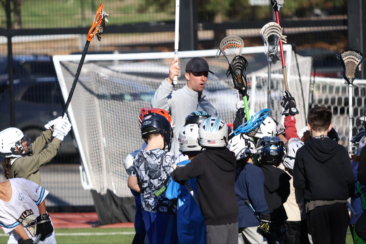 RocKnighthawks's tweet image. What a great Sunday at Dick’s House of Sport! Proud to share the Creator’s Game with our young fans and the Rochester community. 🪶