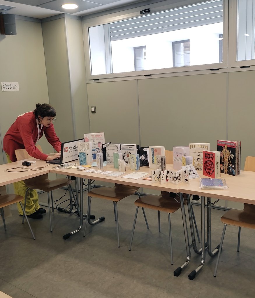 El IV Congreso Nacional de Medicina Gráfica ha sido una experiencia inspiradora de aprendizaje, arte y empatía.

Presenté mi comunicación “Así se siente la ansiedad: una historia gráfica para adolescentes”.

Comunicar también es cuidar. ❤️‍🩹 #MedicinaGráfica #CongresoSEMGRAF2025