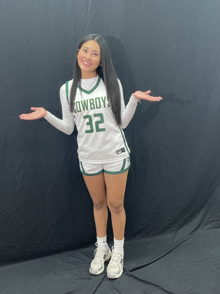 hoops_bella4's tweet photo. First media day in the books
Freshman year loading …. https://t.co/t8bcMybd8R