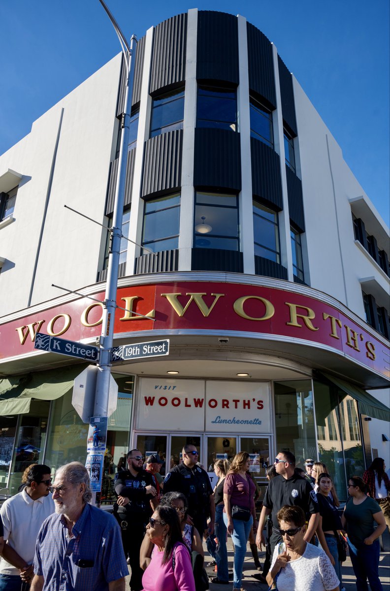 rootbeerphoto's tweet image. Celebrating the grand re-opening of Woolworth’s in #downtownbakersfield this past Sunday. #woolsworthsbakersfield #jasonfrostphotography  #thecornerofhistoryandhope #bakersfield #visitbakersfield - instagram.com/jasonfrostphot…