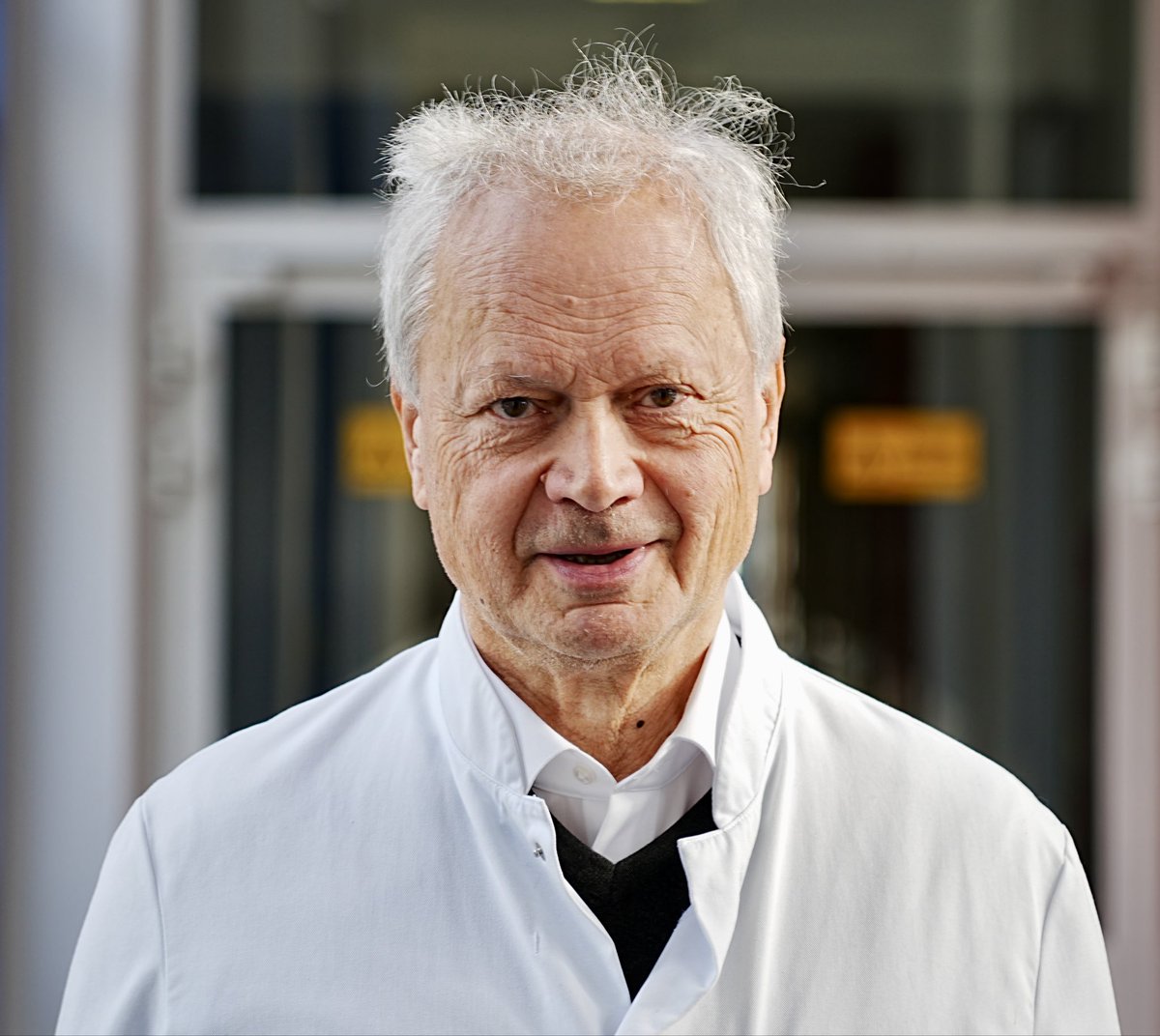 🏥 Städtisches Klinikum Dessau stärkt Geriatrie!

Zum 1.11.2025 kommt Prof. Dr. med. Hermann Ackermann, Top-Geriater aus Tübingen, um das neue Zentrum für Geriatrie mit aufzubauen.
Interdisziplinär, modern, regional stark – Geriatrie der Zukunft in Dessau. 💪👨‍⚕️ #Dessau #Geriatrie