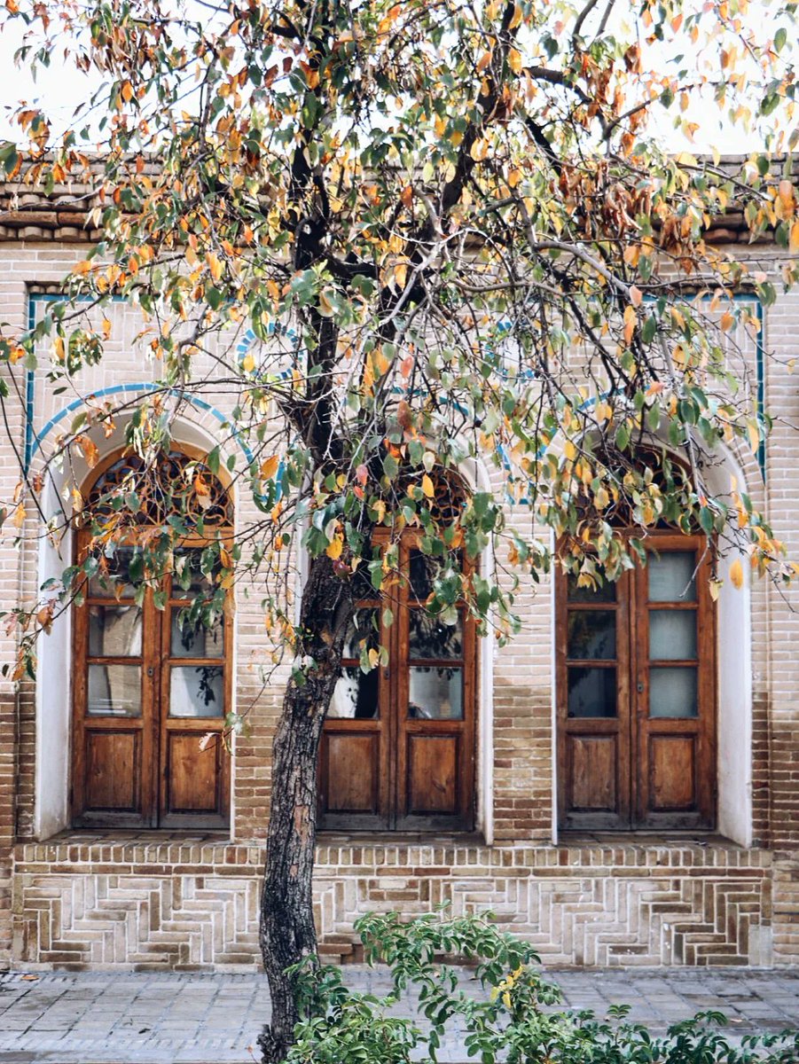 خانه افتخارالاسلام، بروجرد
عکس از صفحه تهران چهارچوب