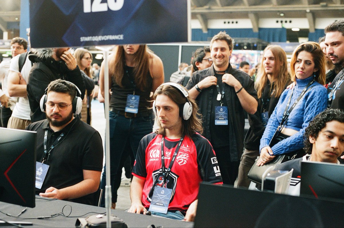 👊🏻<a href="/t3rr0rdr4g0n/">Voce~</a> nice fight brother !

With my homies <a href="/OFirebladeO/">PUR | Fireblade🔥</a> <a href="/NeloAngeloTV/">Souque Paul-Antoine</a> <a href="/MrFarfetchdTv/">MrFarfetchdTv</a> <a href="/PUREsportFR/">PUR ESPORT 🇫🇷</a> behind me ! 

📸<a href="/MonkeyFred_Fr/">MonkeyFred</a>