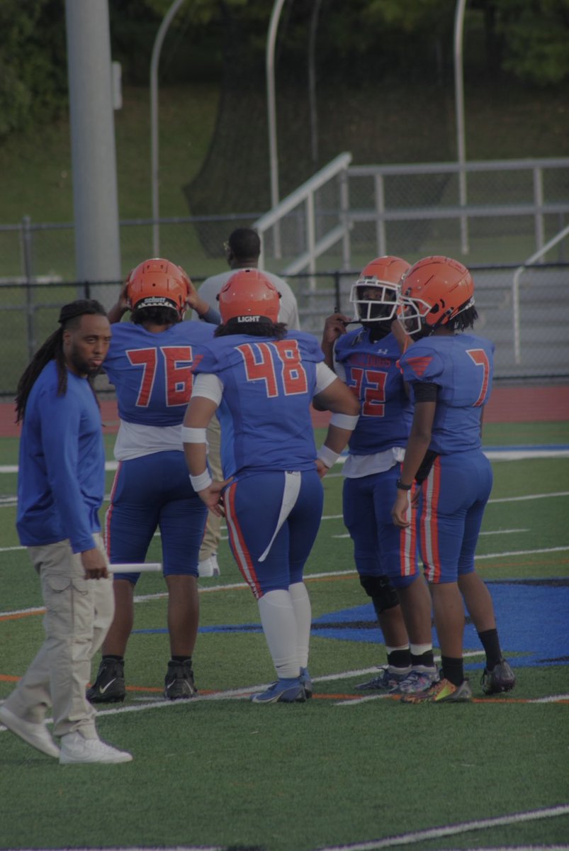 Great way to end off the regular season with my team, now its win or go home season i check out my regular szn highlights!

5’9| 232lbs| TE/OLB
Class of 2027
GPA : 3.4

hudl.com/v/2T5J8v