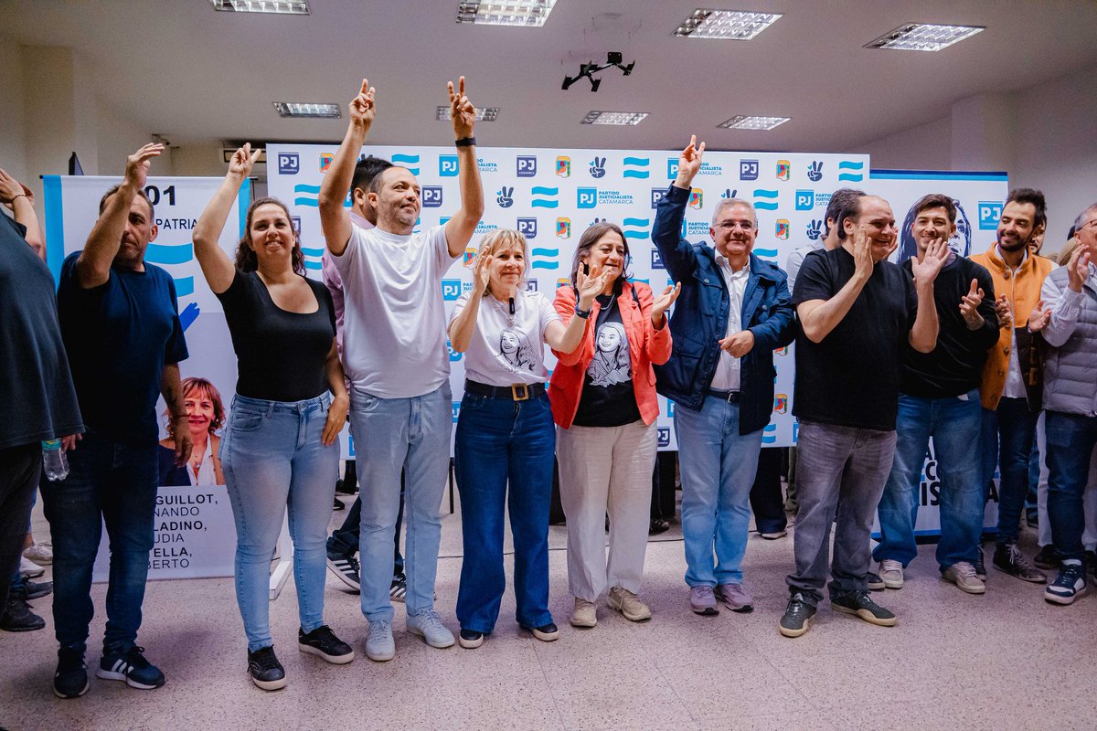Una hermosa jornada democrática vivimos en Catamarca donde el pueblo habló, y dijo con fuerza que confía en Fuerza Patria que confía en el peronismo y en sus candidatos.

¡Viva Perón, viva Evita, viva Néstor, viva Cristina y viva el pueblo catamarqueño!