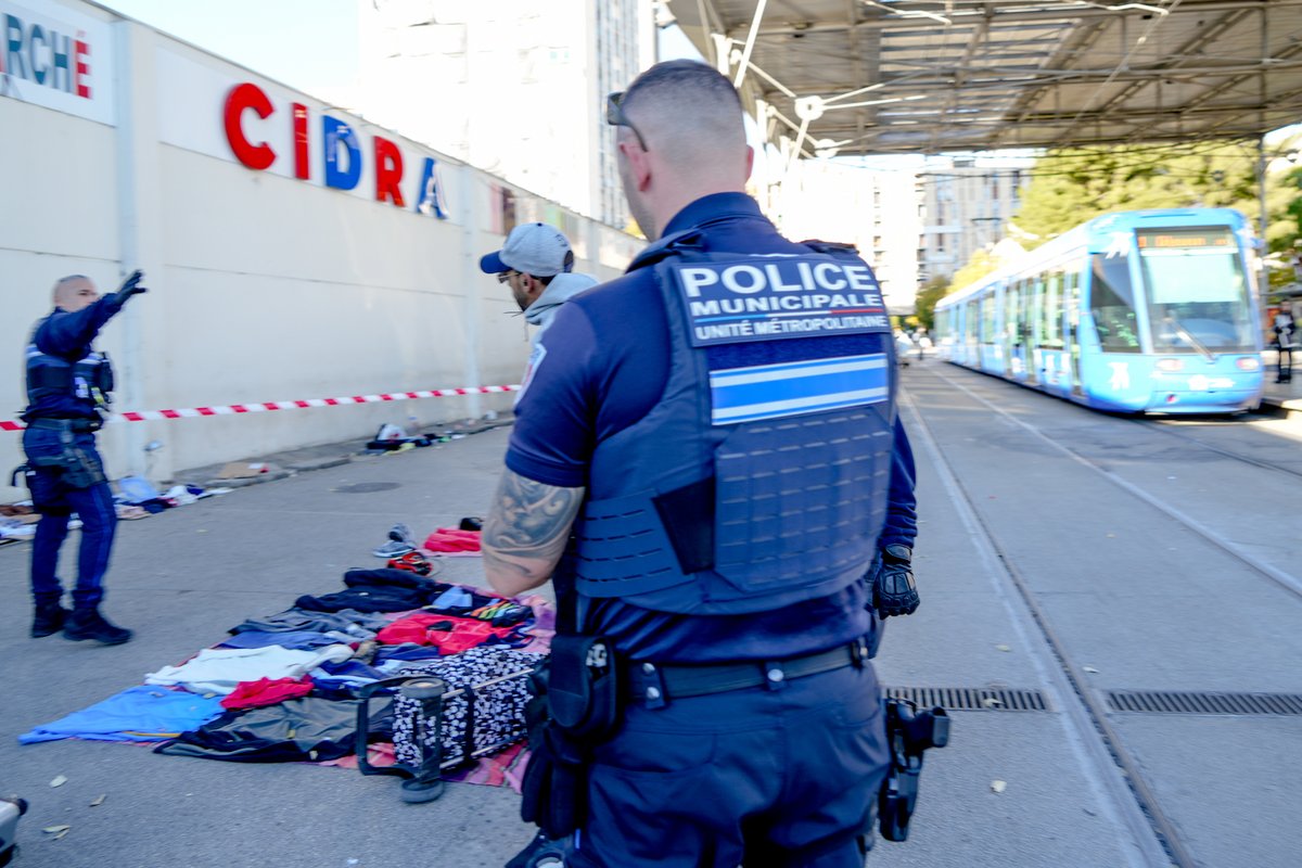 🔴 Ce weekend nous avons entre autres… 

#Mosson : 
🍊 Lutté contre le marché sauvage, les denrées saisies sont remises aux associations
#PortMarianne :
🏆 Sécurisé le 66e Critérium des Cévennes
#Centre :
👮‍♂️Patrouillé régulièrement sur les axes arceaux/écusson comédie/gare