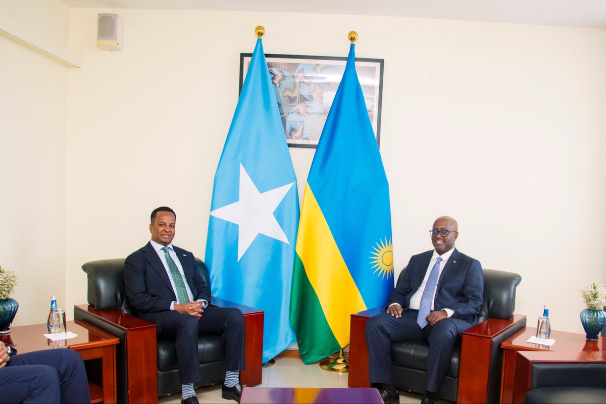 IlyasAliHassan's tweet photo. I had the honour of accompanying H.E. Minister @AbdisalamDhaay and witnessing the signing of a General Cooperation Agreement with his Rwandan counterpart, H.E. @onduhungirehe, to strengthen ties in diplomacy, trade, and investment.🇸🇴🤝🇷🇼

#Somalia #Rwanda #Diplomacy #Africa https://t.co/l08xGE7037