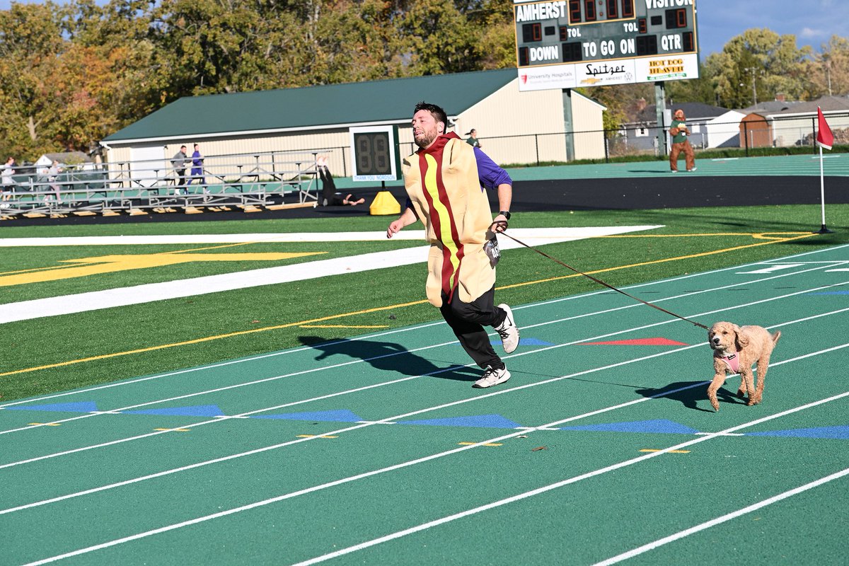 Run Amherst tweet media