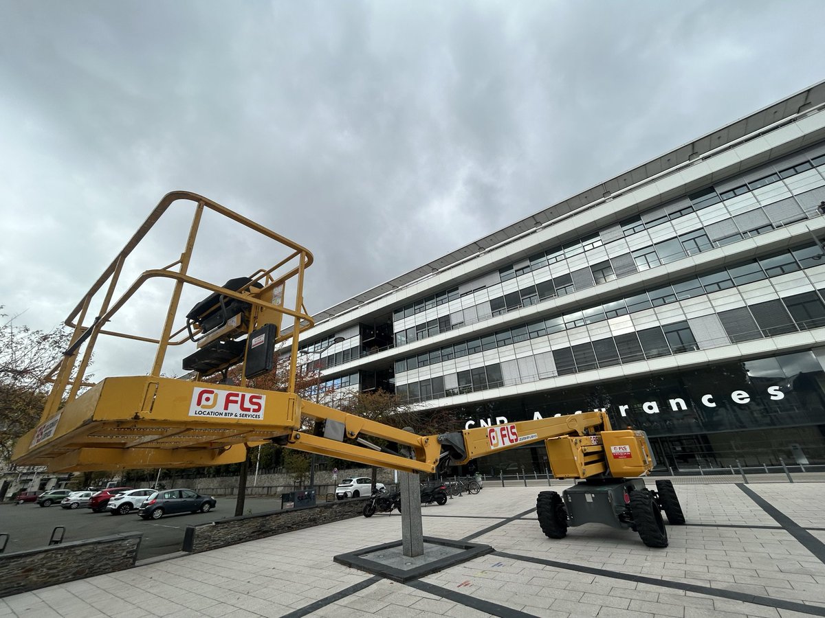 Y aurait-il des bijoux à la CNP Assurances d’#Angers ? 😉