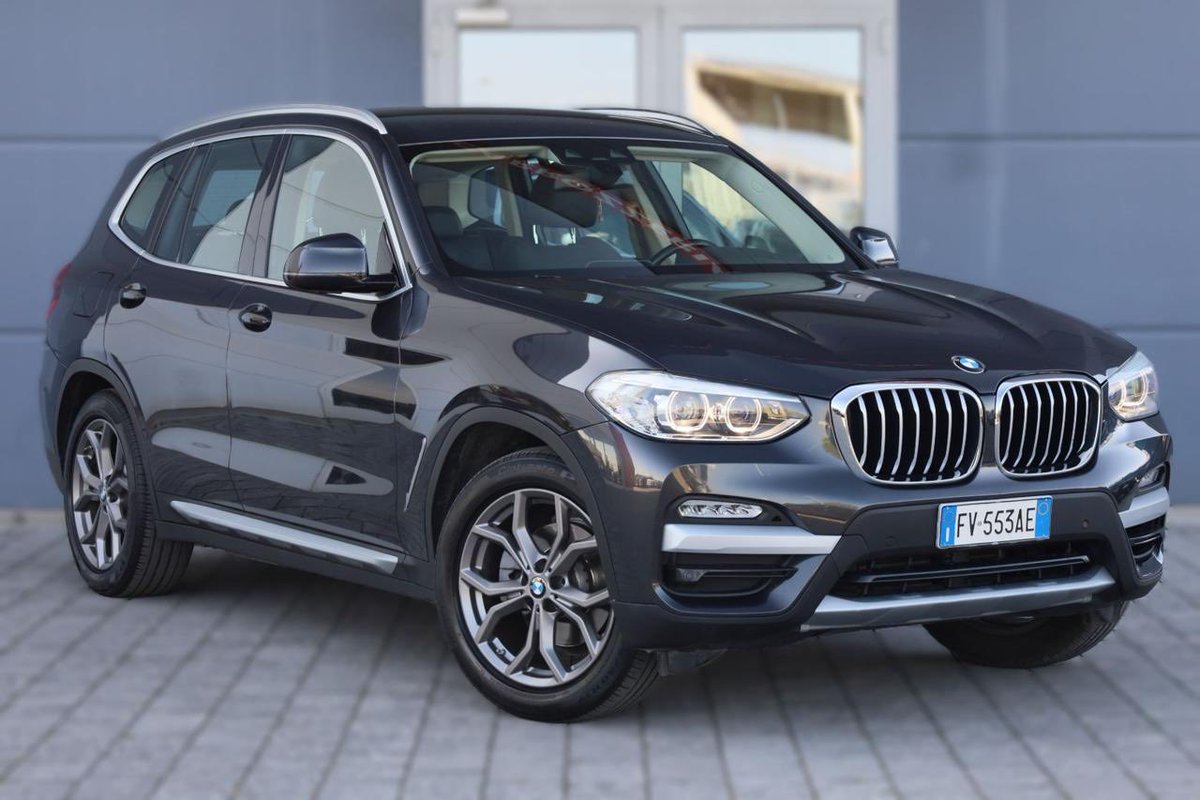 AutoLazeta's tweet photo. FACCIAMO DUE CONTI 
BMW X3 xDrive 20d xLine 4x4 1995CC 190CV 

Opzione A: nuova a 64.200€
Opzione B: usato garantito Auto Lazeta a 24.690€

Risparmi 39.510€
Avrai la soddisfazione di guidare un’auto unica, risparmiando 40.000 € per nuovi progetti o investimenti per il futuro. https://t.co/JBQ050KX8a