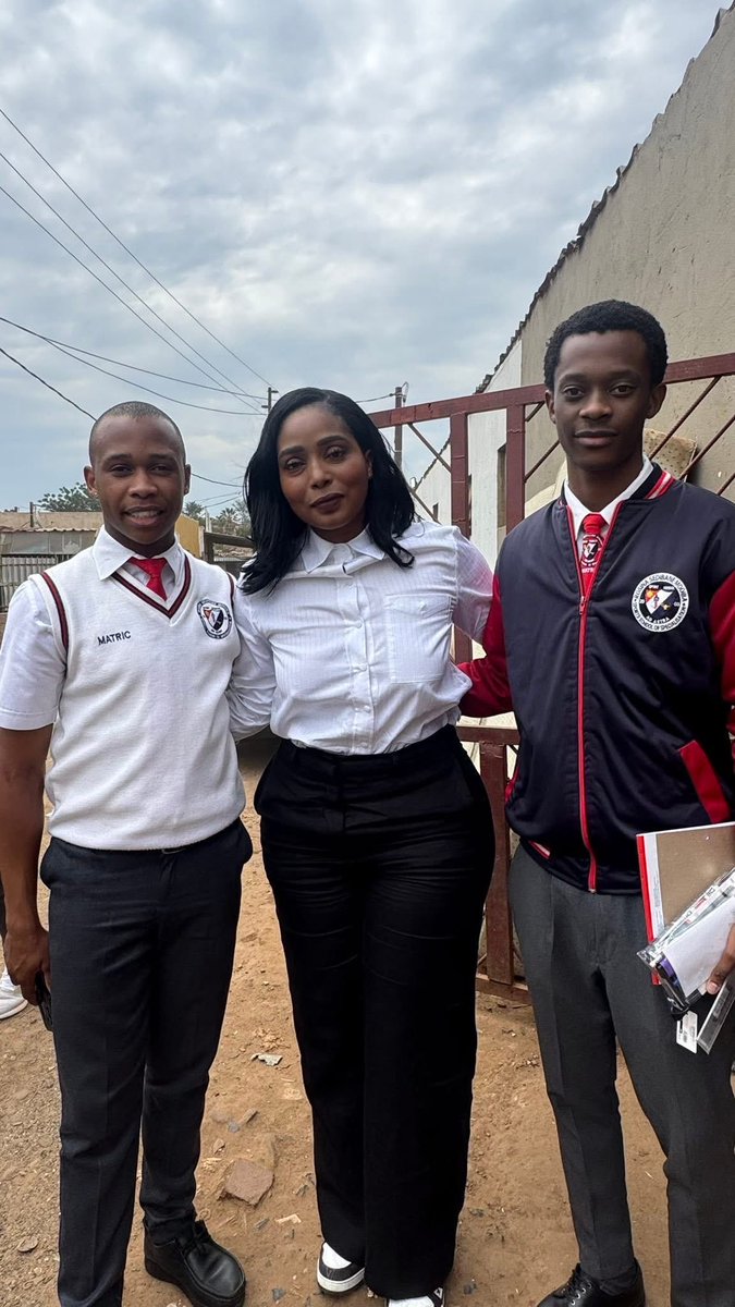 Things that matter❤️🇿🇦🙏🏾 Itireleng informal settlement.

Loosely translated, “Itireleng” means “do it on your own”. But we are saying, together we will do it and will not be defined by where we come from. 

All the best to the class of 2025❤️🇿🇦