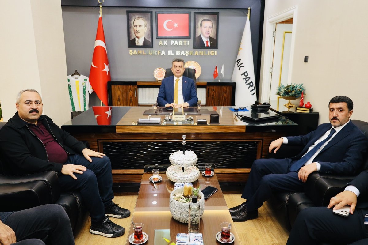 AK Parti Şanlıurfa İl Başkanımız Sn. Mehmet İlhamı Günbegi’ye hayırlı olsun ziyaretinde, Aksaray SGK İl Müdürü dostum Bilal Akgün ile birlikte bulunduk.
Nazik misafirperverliği için teşekkür ediyor, yeni görevinde başarılar diliyorum. 🇹🇷⁦<a href="/milhamigunbegi/">M.İlhami GÜNBEGİ</a>⁩ ⁦
