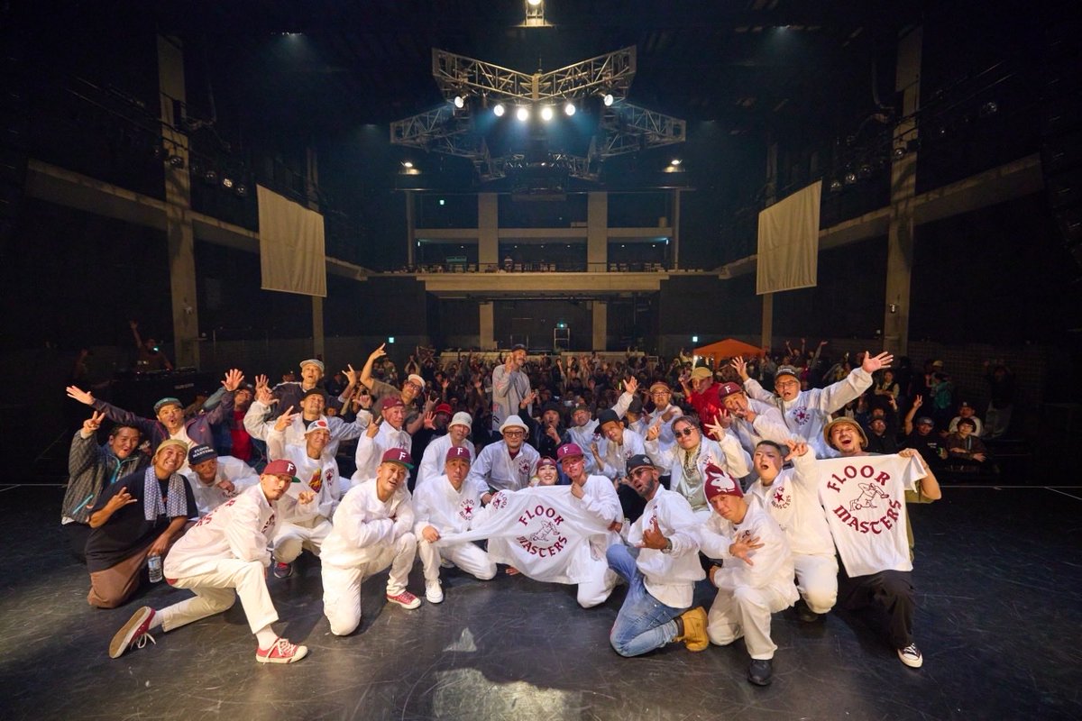 01uganda's tweet image. 