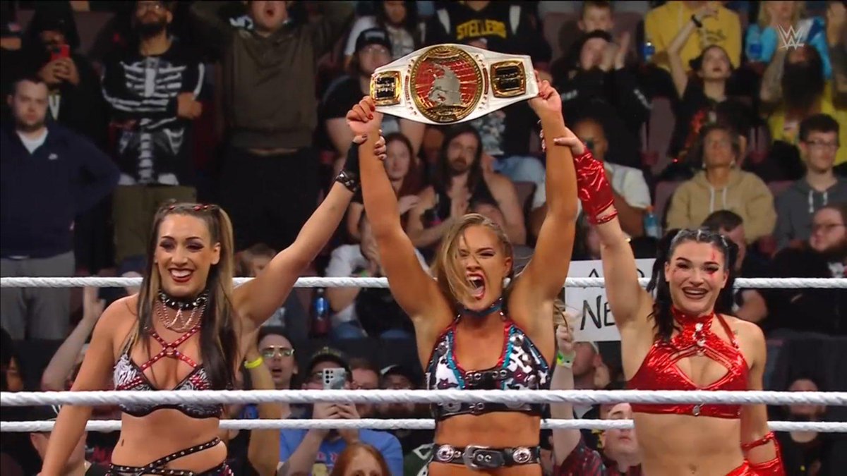 wrestle_hist's tweet photo. 10/27/2024
Fallon Henley defeated Kelani Jordan in a Gauntlet Match to become the new NXT Women's North American Champion at Halloween Havoc from the Giant Center in Hershey, Pennsylvania.
#WWE #WWENXT #HalloweenHavoc #FallonHenley #KelaniJordan #GauntletMatch https://t.co/Tt7qMHqIsY