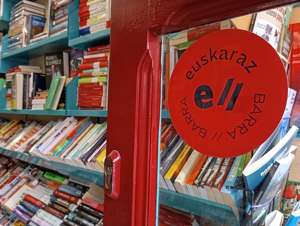 Euskaraz barra-barra kanpainarekin bat egitera deitu dituzte saltokiak
oarsoaldea.hitza.eus/2025/10/27/eus…
#Errenteria #Orereta #EuskarazBarraBarra