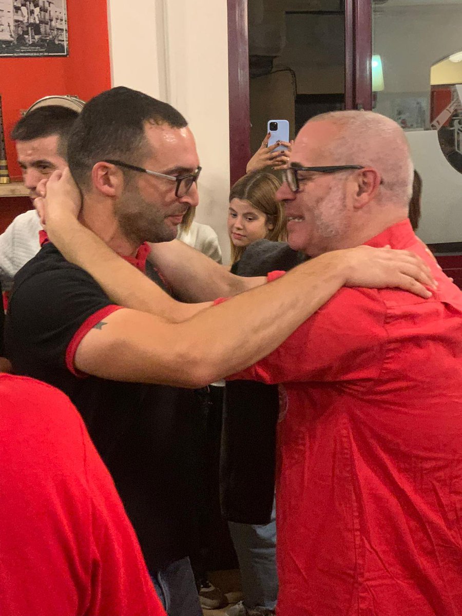 revistacastells's tweet photo. Objectiu: substituir el Galu (o no).
▶️La crònica d'una èpica i una aposta per l'excel·lència castellera:
✍️ @santiterraza1 
👉https://t.co/rzKtwhspVw
#castells #castellers https://t.co/A7ofw7A0o4