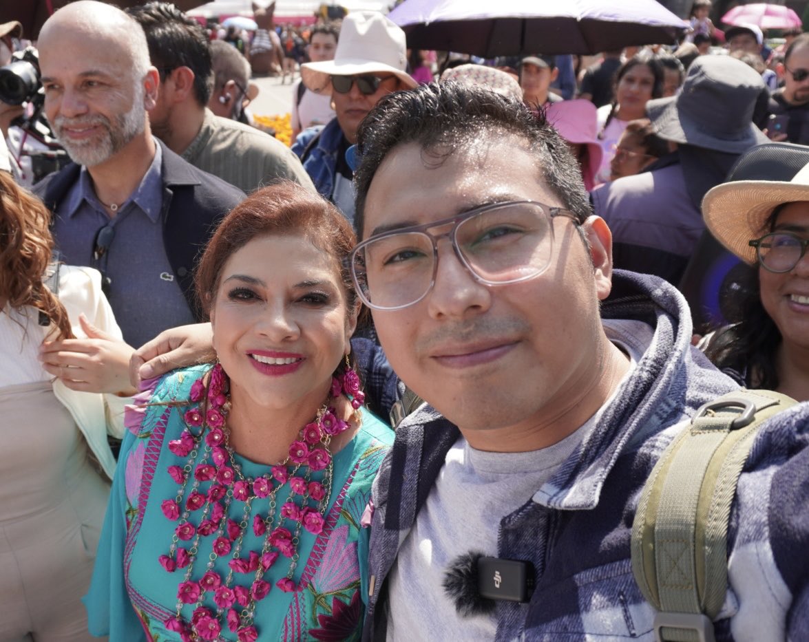 Saludé a la Jefa de Gobierno de CDMX, <a href="/ClaraBrugadaM/">Clara Brugada Molina</a>, quien hace de esta Ciudad un orgullo para los mexicanos. La quiero mucho Clarita.