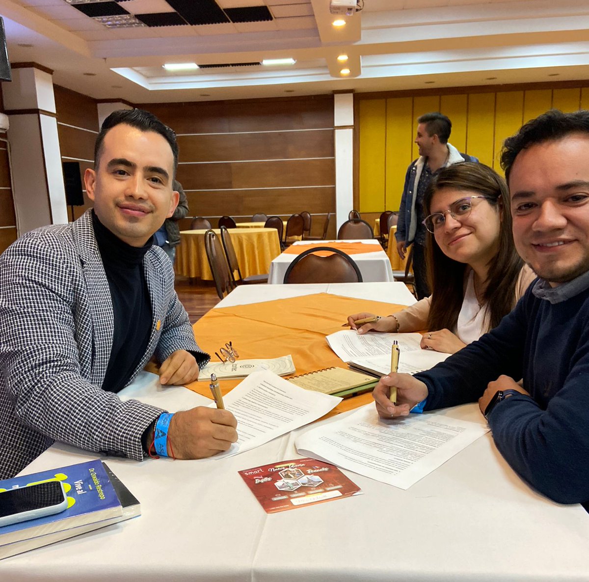 ¡IME sigue creciendo y generando alianzas que transforman!
Recibimos en IME la visita del director de Incatec, una institución líder en el centro del país.
Durante el encuentro, conversamos sobre proyectos conjuntos, eventos y nuevas oportunidades de cooperación. <a href="/Asenof_Oficial/">Asociación Nacional Oficial</a>