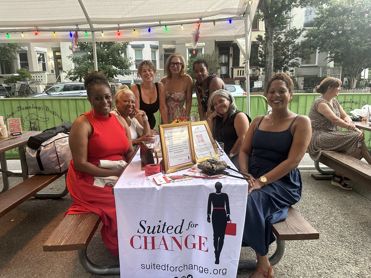 🥂Cheers to a great season at Wonderland Ballroom!

We’re so grateful to Wonderland for hosting our community happy hours — and helping us spread the word about empowering women across the DC region. 

#SuitedForChange #EmpowerWomen #CommunitySupport