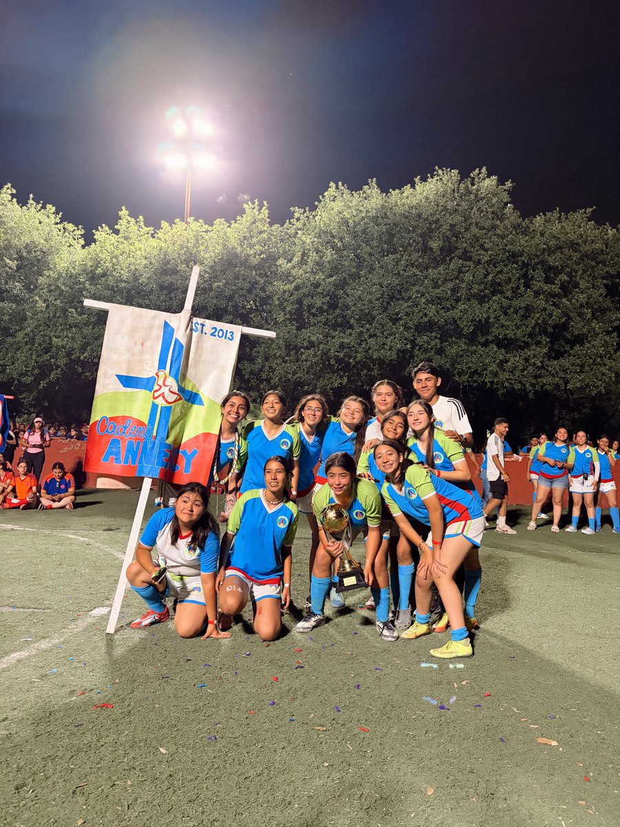 Efectivamente, se hizo historia 💚✨

Categoría chica sub campeona ⚽️🤍🤩