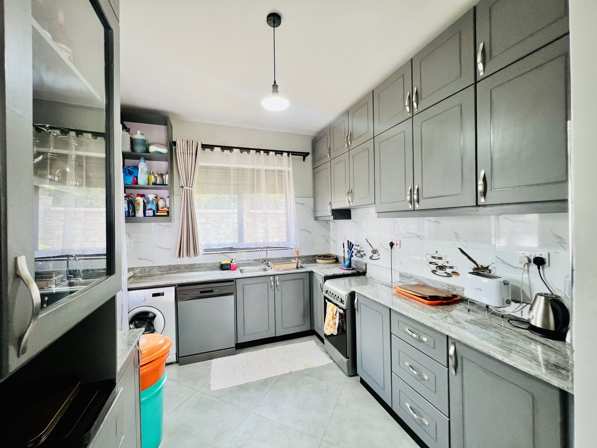 knightfrankug's tweet image. #BookAViewing of this 3-bedroom family home that is part of an exclusive gated community in Lutembe, Wakiso. The property offers luxurious living whilst providing magnificent views of Lake Victoria.

The home features a stunning open-plan kitchen, living, and dining area, and a