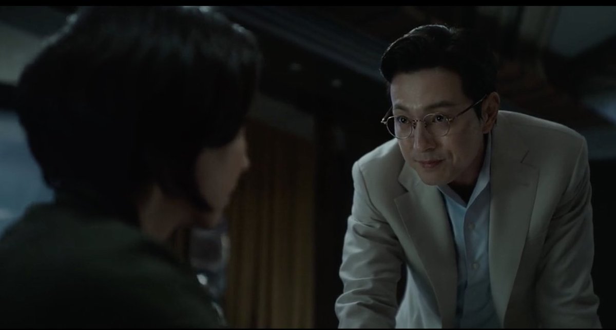 popdramaddict's tweet photo. the way he is able to engage the audience, the tension this scene had 😩 #MurdererReport #jungsungil #choyeojeong https://t.co/y6pCHXWAx2