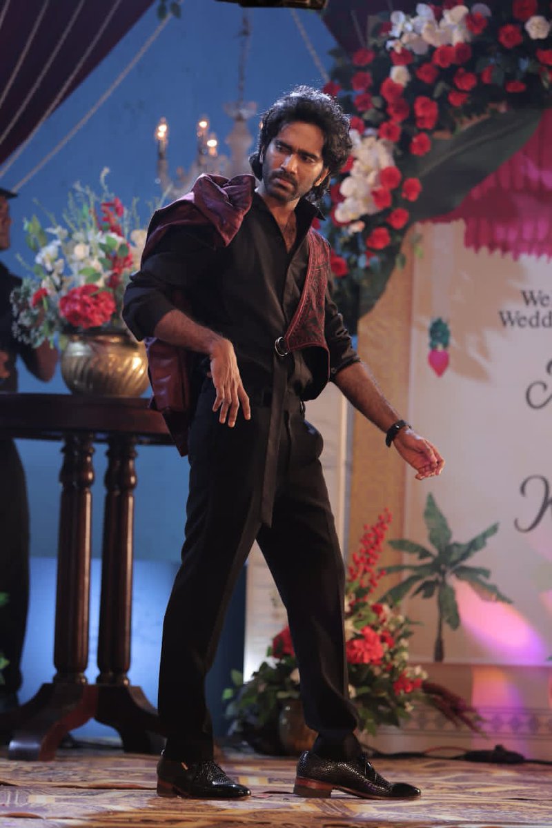 #Dude 10 Days Box Office Collection :-

Tamil Nadu : ₹53.30 Cr 
Andhra &amp; Nizam : ₹16.20 Cr
Karnataka : ₹5.75 Cr 
Kerala : ₹3.80 Cr
Rest of India : ₹0.65 Cr 
Overseas : ₹26.90 Cr / $3.05 Mn 

Total Worldwide Gross : ₹106.60 Cr