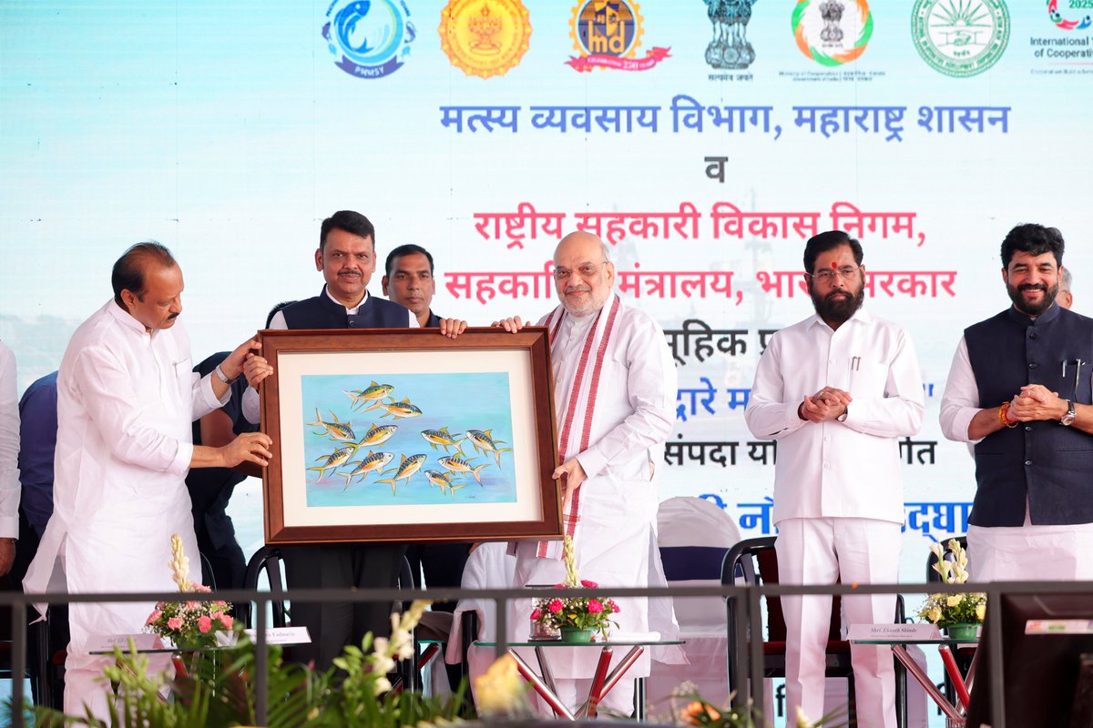 AmitShah's tweet image. Under the Modi govt, cooperatives have become the medium of prosperity for the poor fishers. Today distributed two trawlers among fishermen, equipping them for deep-sea fishing in a program organized by the Government of Maharashtra and the National Cooperative Development…