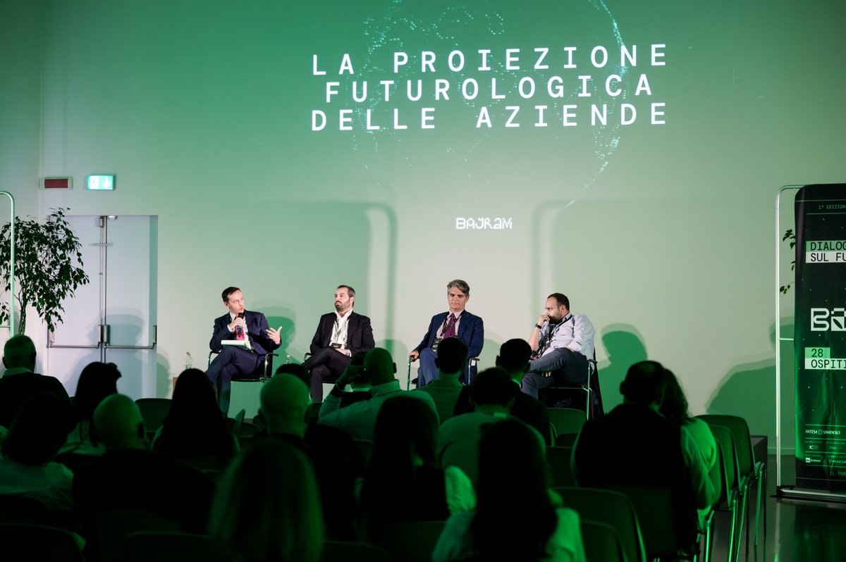 🚀La proiezione futurologica delle aziende

Michele Rillo (Iliad) • Davide Castaldi (Enel) • Luigi Maria Oliva (Intesa Sanpaolo) • Antonio Maria Napoli