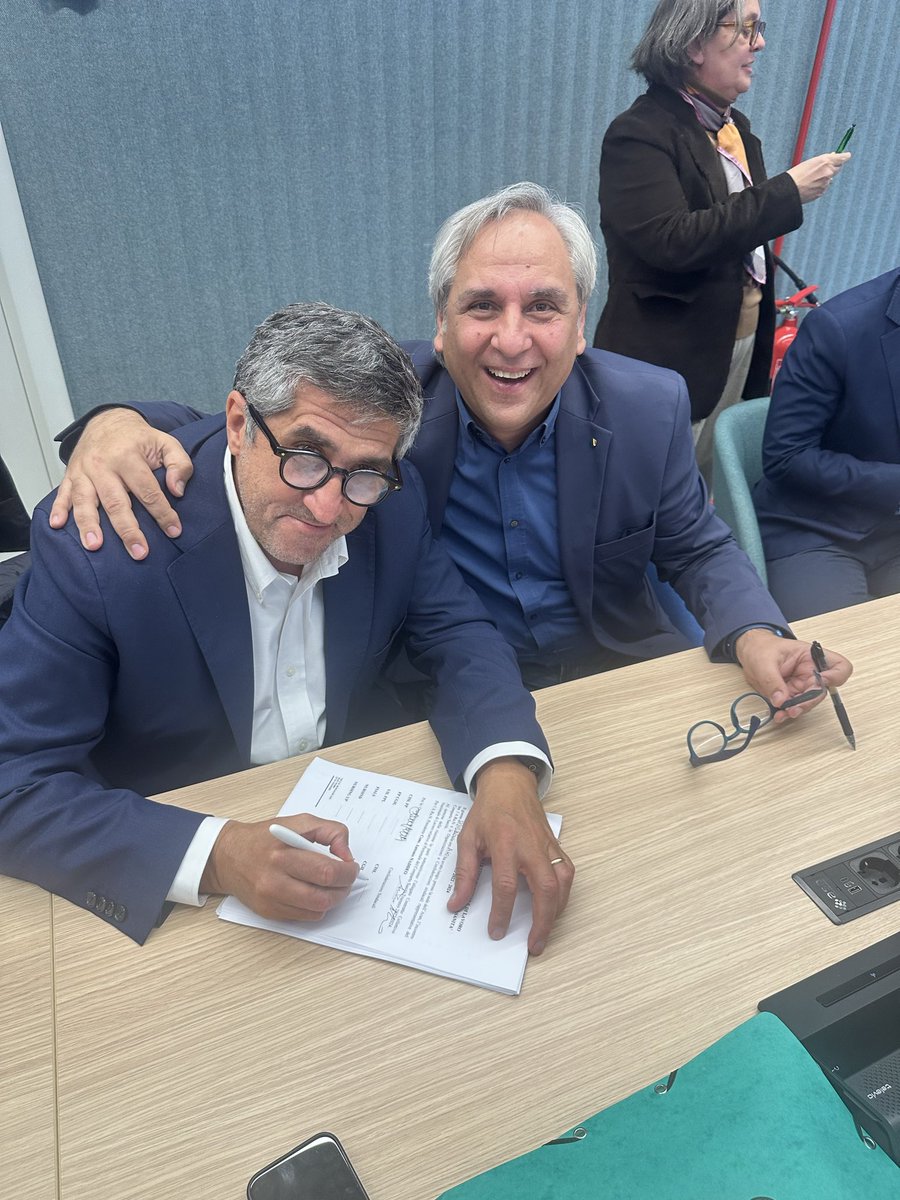 cislfp's tweet photo. 𝗩𝗶𝗮 𝗹𝗶𝗯𝗲𝗿𝗮 𝗮𝗹 𝗻𝘂𝗼𝘃𝗼 𝗖𝗖𝗡𝗟 𝗦𝗮𝗻𝗶𝘁𝗮’ 𝟮𝟬𝟮𝟮-𝟮𝟬𝟮𝟰! ✍️ 

La delegazione trattante @CislNazionale e @cislfp ha sottoscritto definitivamente il nuovo #CCNL del comparto #SanitàPubblica per il triennio 2022-2024. https://t.co/B1w2vUkhxD